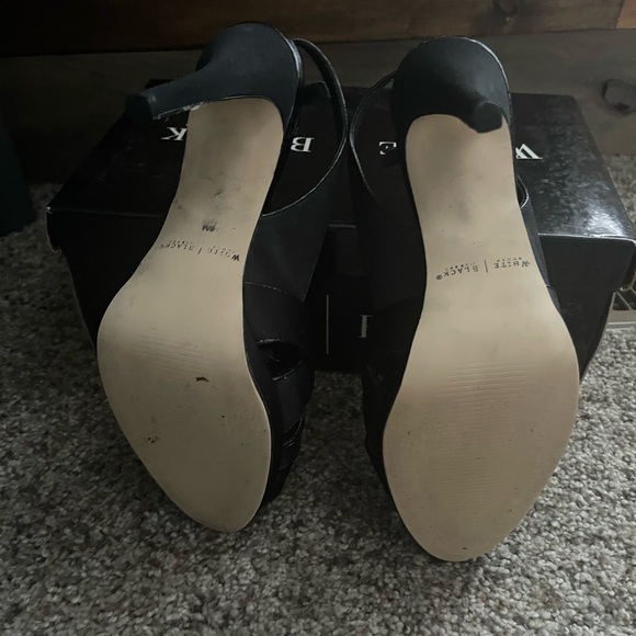 Beautiful black fabric open tie heels - Picture 4 of 4